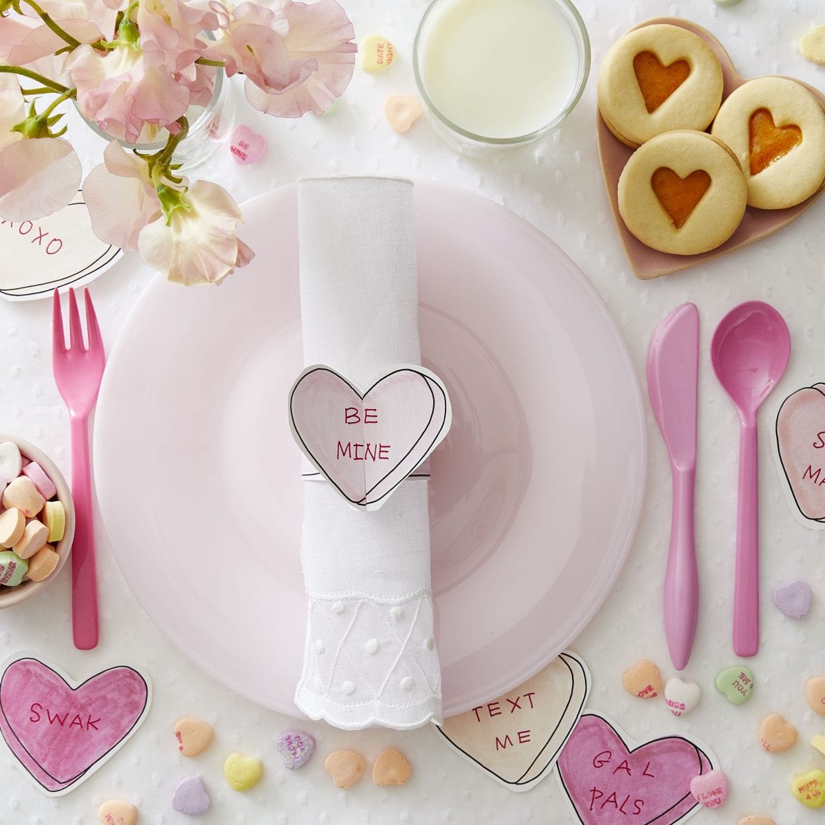 Darcy Miller Designs, Napkin ring, Valentines, love note, conversation heart, paper heart, candy heart, napkin ring, paper table setting, easy, downloadable, hostess, Galentines, be mine, xoxo, Darcy Miller, DIY