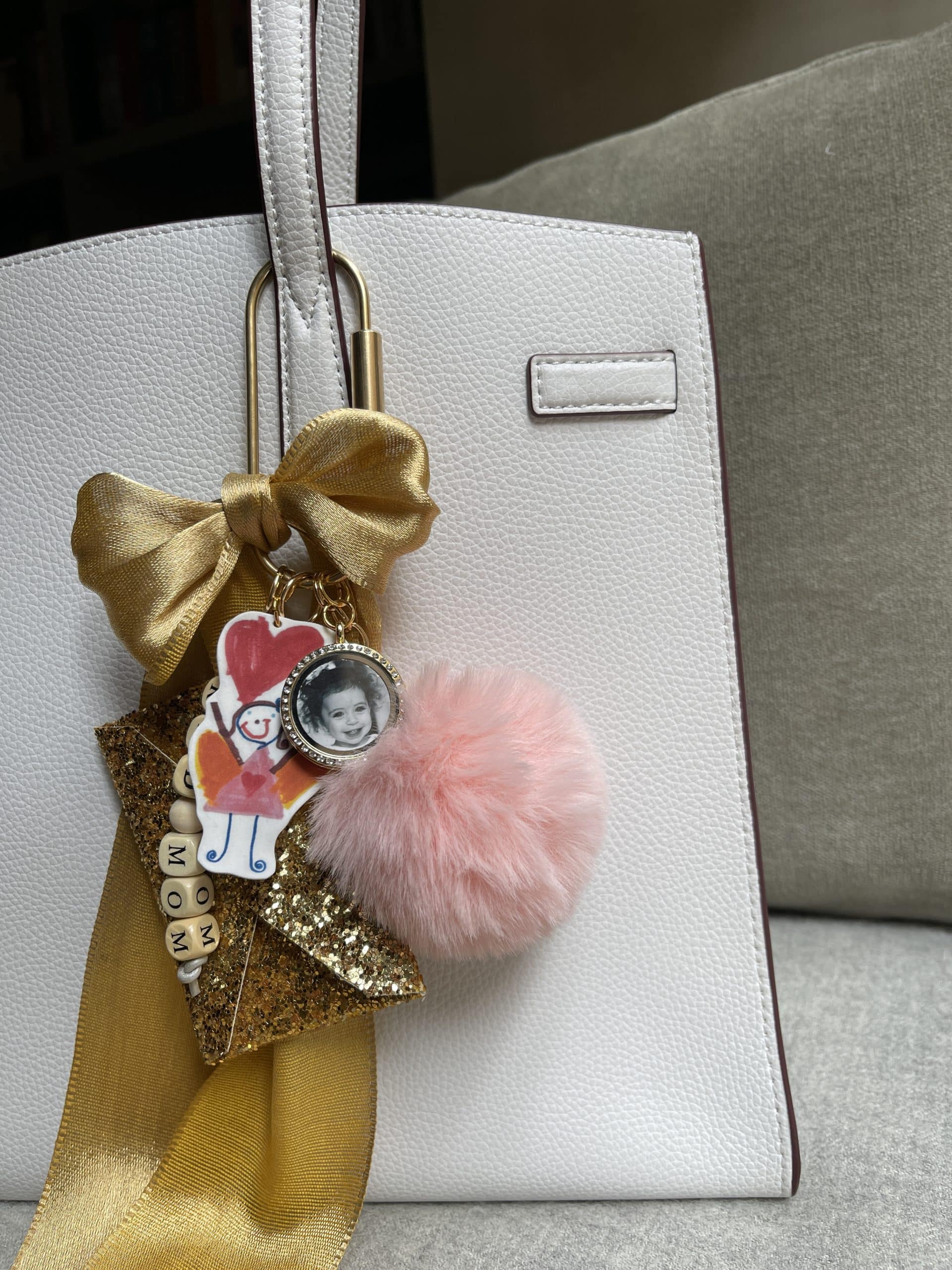 Bag with pompom charm and key hanger, Patterns