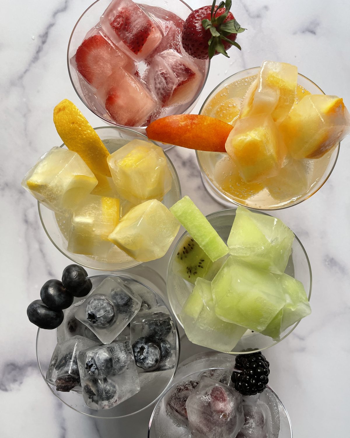 Rainbow Fruit Ice Cubes + Tips For Making Clear Ice - Vega Recepten